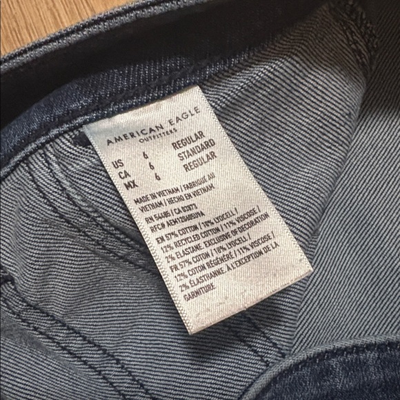 AMERICAN EAGLE DREAMY DRAPE STRETCH SUPER HIGH-WAISTED BAGGY WIDE-LEG JEAN 6 - Picture 8 of 10